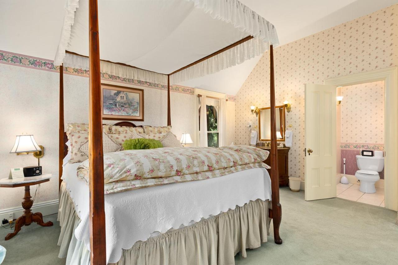 The Gables Wine Country Inn サンタローザ エクステリア 写真