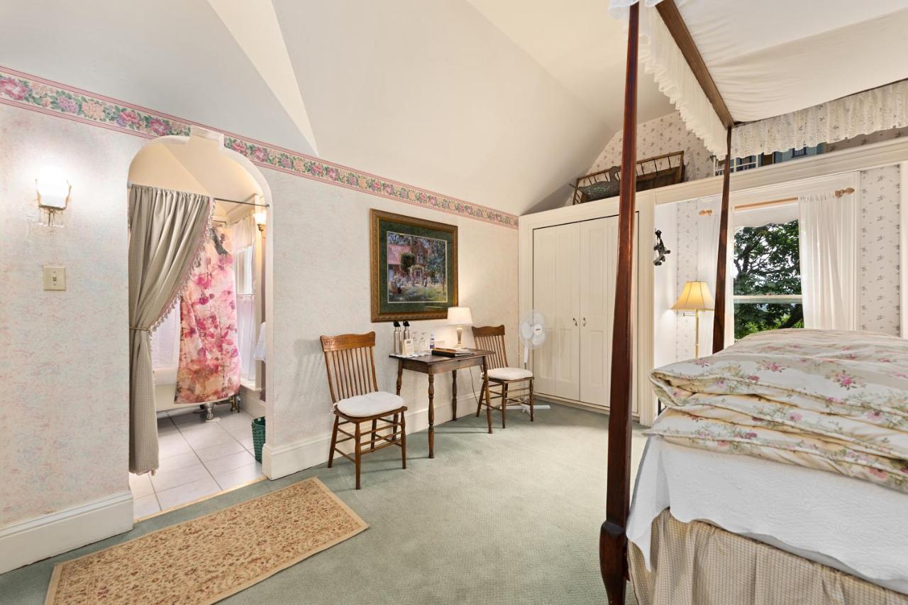The Gables Wine Country Inn サンタローザ エクステリア 写真