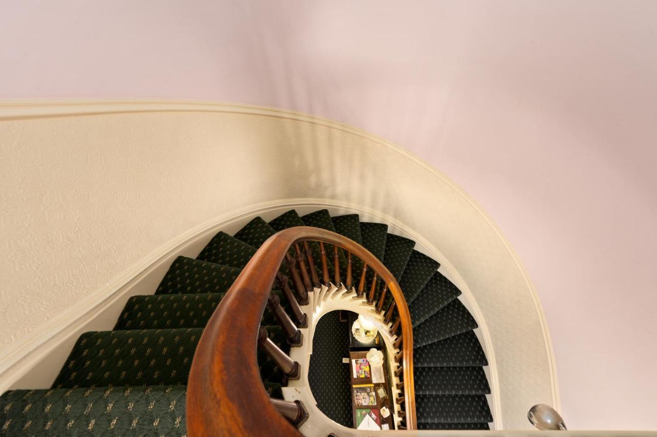 The Gables Wine Country Inn サンタローザ エクステリア 写真