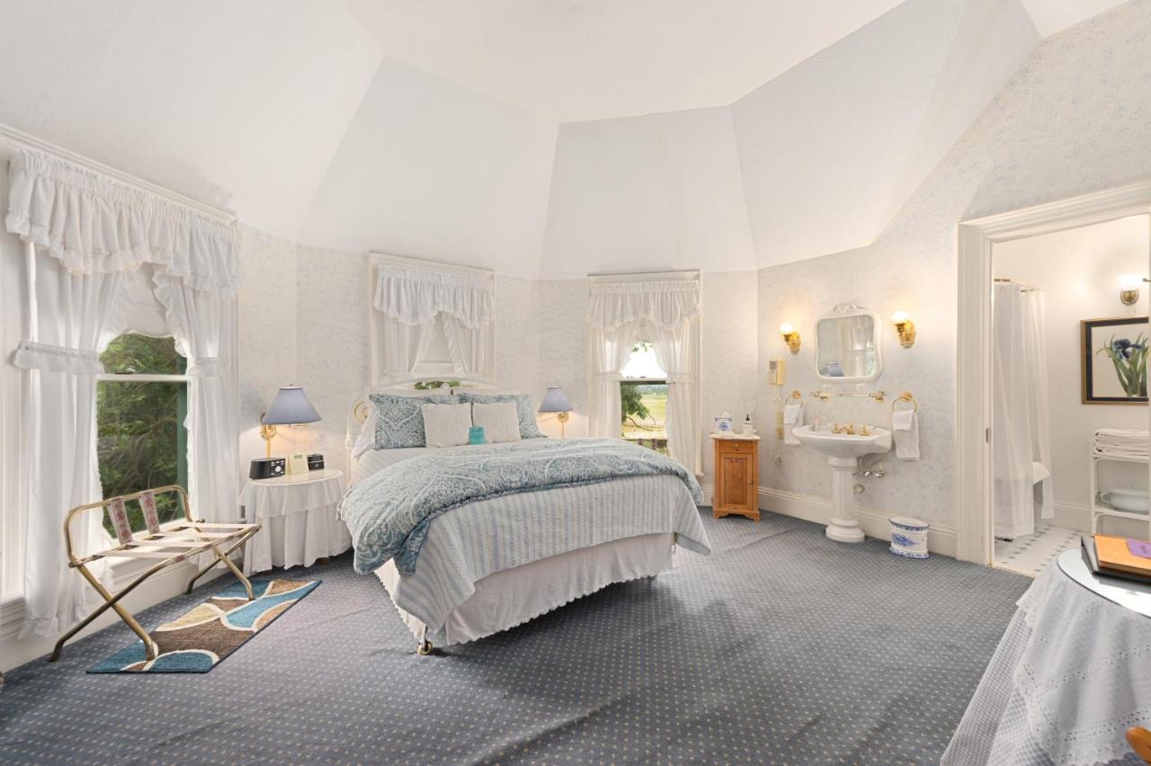 The Gables Wine Country Inn サンタローザ エクステリア 写真