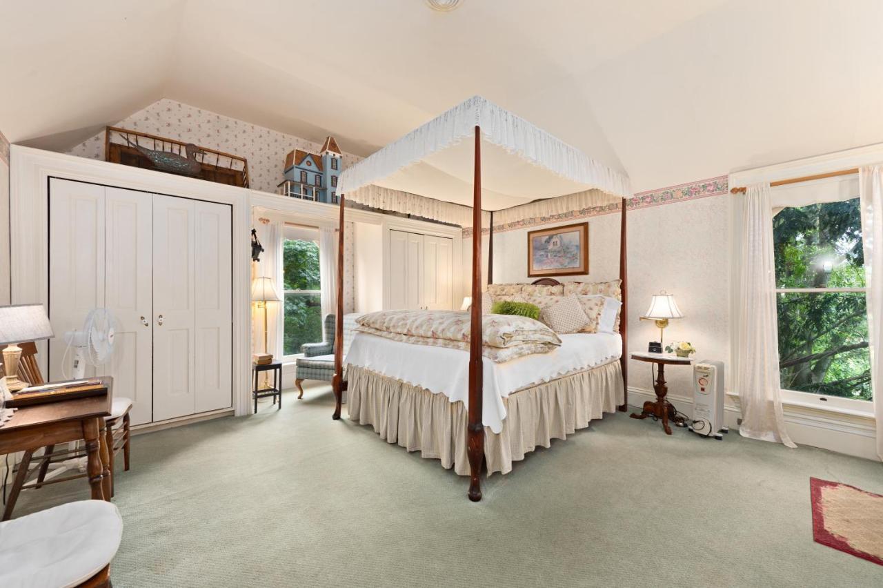 The Gables Wine Country Inn サンタローザ エクステリア 写真