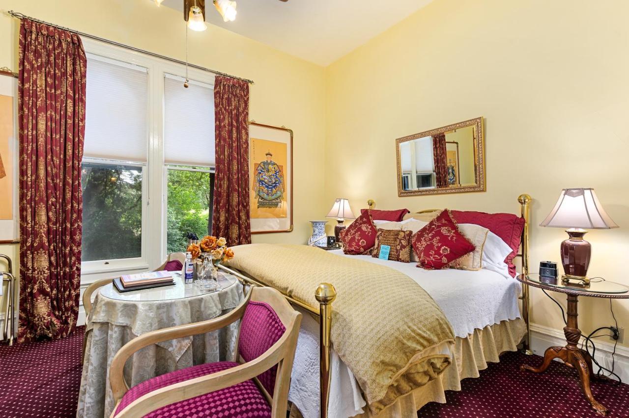 The Gables Wine Country Inn サンタローザ エクステリア 写真