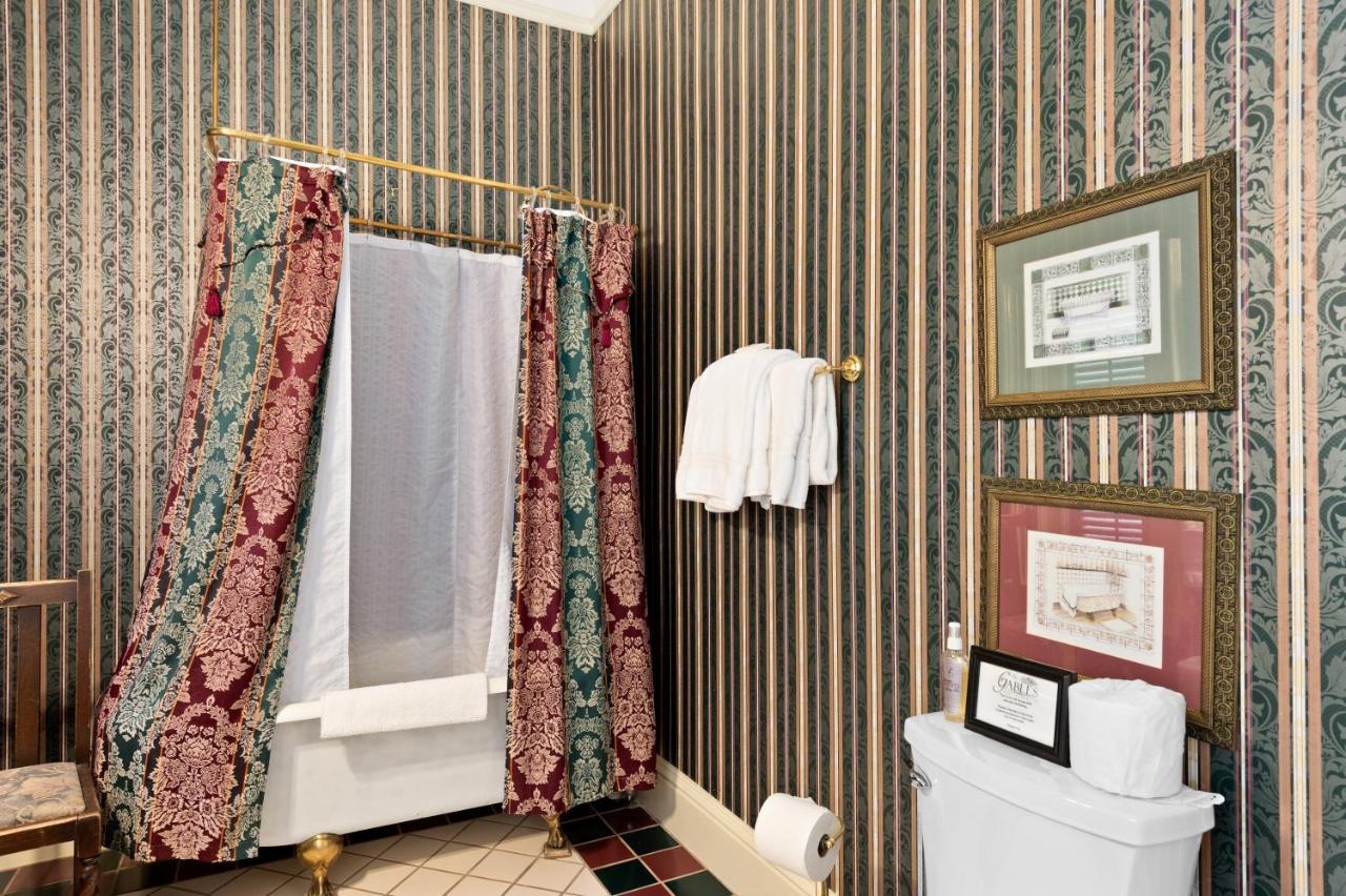 The Gables Wine Country Inn サンタローザ エクステリア 写真