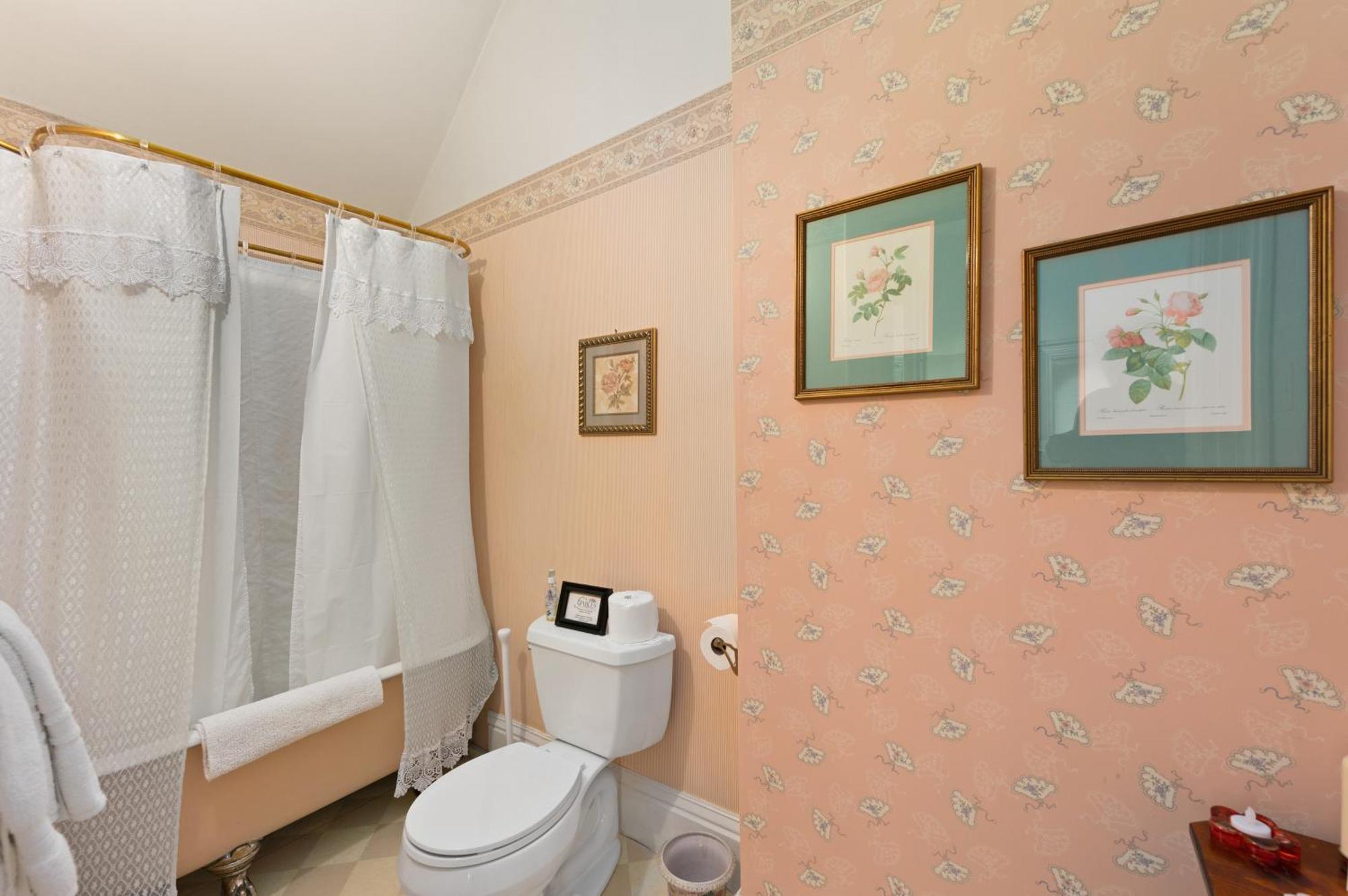 The Gables Wine Country Inn サンタローザ エクステリア 写真