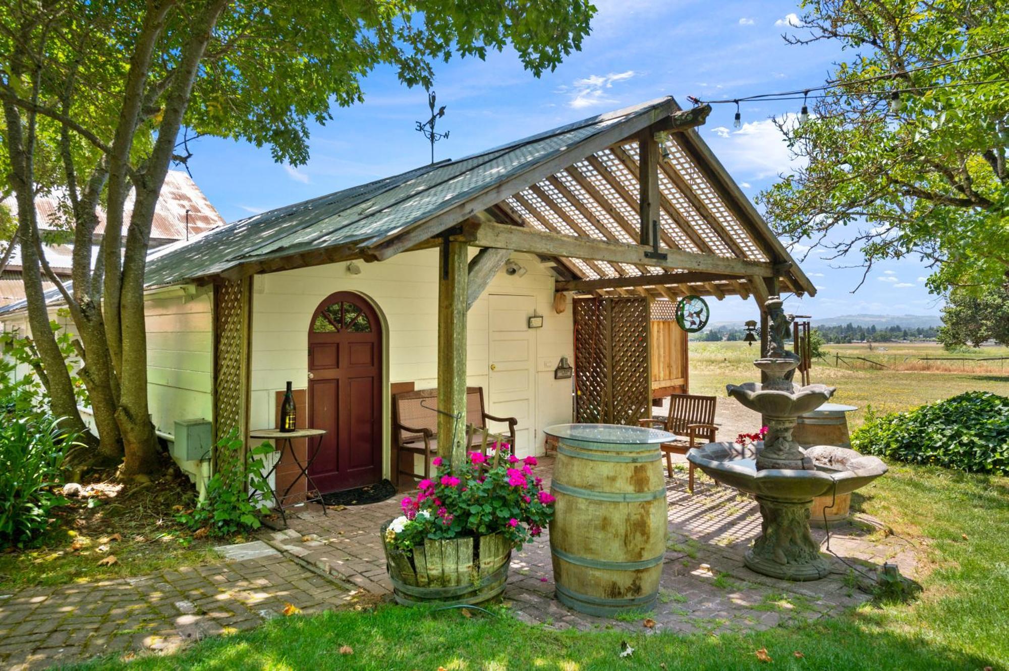 The Gables Wine Country Inn サンタローザ エクステリア 写真